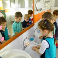 Сидим дома. Памятка для родителей «Учим детей правильно мыть руки» ко Дню чистоты на МAAM