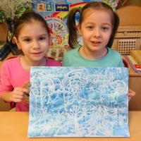 Детский мастер-класс по рисованию красками в нетрадиционной технике «Зимний пейзаж»