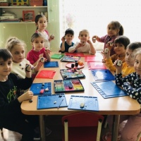 Поделки из киндеров своими руками поэтапно — 140 фото идей создания красивых поделок и украшений из пластиковой тары
