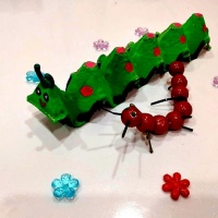 Мастер-класс «Гусеница» с использованием ячеек яичных лотков для старших дошкольников