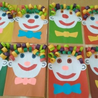 Детский мастер-класс по аппликации из цветной бумаги «Весёлый клоун» ко Дню смеха на МAAM