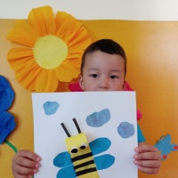 Детский мастер-класс по объёмной аппликации и составлению коллажа «Пчелка на полянке»
