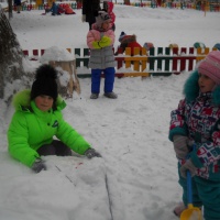 Конспект прогулки «Первые снежинки» для детей 3–4 лет