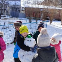 Прогулка в детском саду в средней группе по фгос. Прогулка в средней группе. Наблюдение на прогулке в младшей группе. Картотека прогулок в средней группе. Картотека прогулок на ноябрь в 1мл.