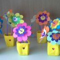 Мастер-класс по изготовлению вазы с цветами из цветной бумаги и бросового материала