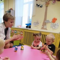 Картотека опыты с водой для детей. Особенности эксперимента в дошкольном учреждении. Самостоятельная деятельность дошкольников. Экспериментирование в дет саду. Сенсорное развитие детей раннего возраста.