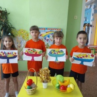 Создать условия для развития у детей творческих способностей умение нарисовать предмет и вырезать его по контуру составить изображение на листе бумаги аккуратно его наклеить
