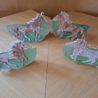 Мастер-класс по конструированию игрушки-качалки «Лошадь» из бумаги и картона с использованием ниток с детьми средней группы