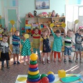 Переходим в среднюю группу и продолжаем давать детям первые шаги знаний играть с ними развивать и учить добру