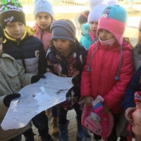 Фотоотчёт познавательного наблюдения за льдом с детьми подготовительной группы