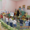 Конспект занятия по развитию речи в первой младшей группе «Петушок в гостях у ребят. Перышки для петушка»