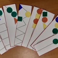 Дидактическая игра по формированию элементарных математических представлений детей 2–4 лет «Закончи ряд»