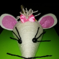 Мастер-класс по изготовлению елочной игрушки «Белая крыса» из картона и ниток для вязания