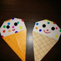 Мастер-класс по изготовлению мороженого оригами из цветной бумаги в честь Всемирного дня мороженого