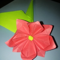 Мастер-класс по изготовлению поделки «Аленький цветочек» из цветной двусторонней бумаги в технике «оригами»