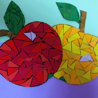 Аппликация для детей старшего дошкольного возраста в технике «мозаика» из цветного картона «Яблоко»