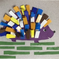 Аппликация из цветных бумажных полосок «Разноцветный ежик» с детьми средней группы
