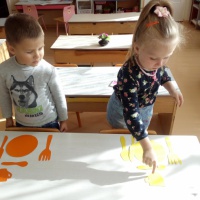 Рисунок на тему полезные и не полезные продукты