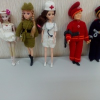 Фотоотчет «Куклы-профессии в вязаных костюмах»