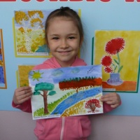 Участие детей подготовительной к школе группы в выставке рисунков «Осень»