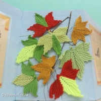 Осеннее оформление группы «Вязаные осенние листья»