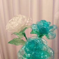 Мастер-класс поделки из пластиковых бутылок «Стеклянные розы»