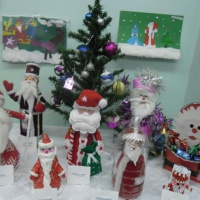 Выставка совместного творчества родителей и детей новогодних поделок «Наш веселый Дед Мороз»