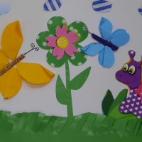 Детский мастер-класс по объёмной аппликации из бумажных кругов «Бабочка порхает над цветком» для старших дошкольников
