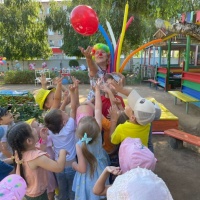 Игровое развлечение для старших дошкольников «Клоун Клёпа и воздушный шарик в гостях у ребят»