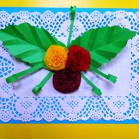 Мастер-класс по изготовлению объемной открытки для мамы своими руками «Цветы из цветных салфеток»