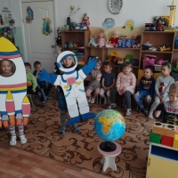 Конспект игры ко Дню космонавтики «Первый полёт человека в космос» в средней группе