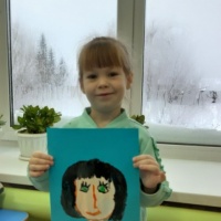 Фотоотчет о рисовании с детьми дошкольного возраста «Портрет мамы»