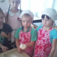 Конспект непосредственной образовательной деятельности детей в старшей группе «Хлеб — всему голова»