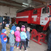 Фотоотчёт об экскурсии в пожарную часть с детьми старшей группы детского сада