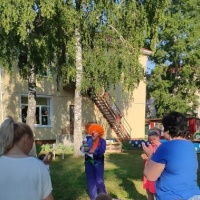 Сценарий детско-родительского спортивно-развлекательного мероприятия во второй младшей группе «Весёлые игры с клоуном Тёпой»