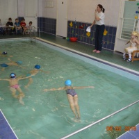 Фотоотчет о физкультурном развлечении «Дельфиненок» в группе старшего дошкольного возраста