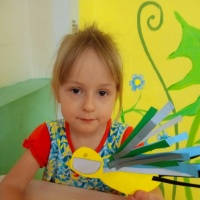 Детский мастер-класс по изготовлению поделки из картона и цветной бумаги «Синичка»
