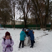 Фототчет «Прогулка в подготовительной группе. Наблюдение за снежинками»