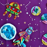 Коллективное творчество детей в технике пластилинографии «Стартуют в космос корабли!» в старшей логопедической группе