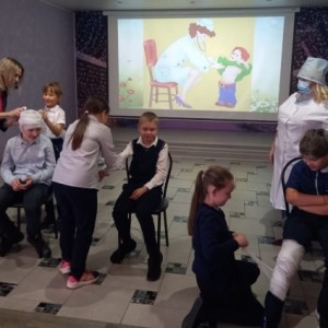 курица стихи для детей. 1408189. курица стихи для детей фото. курица стихи для детей-1408189. картинка курица стихи для детей. картинка 1408189. В сборнике опубликовано 16 детских стихотворений русских и зарубежных поэтов про петухов.