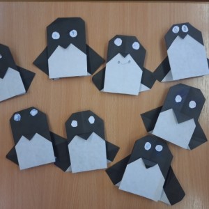 Детский мастер-класс по оригами-конструированию по схеме «Пингвин»