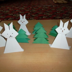 «Зайка под елочкой». Конструирование в технике «оригами» с детьми старшего дошкольного возраста