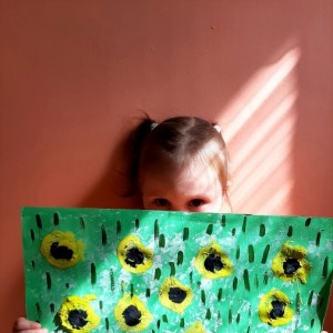 Детский мастер-класс по нетрадиционному рисованию мятой бумагой «Поле подсолнухов» для детей раннего возраста