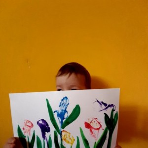 Совместный мастер-класс по нетрадиционной технике рисования нитью «Цветы» для детей раннего возраста