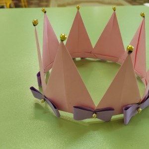 Мастер-класс по изготовлению поделки из картона «Корона для принцессы или принца»