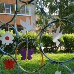 Мастер-класс по изготовлению декоративных украшений для летней площадки «Бабочки летят, голуби летят»