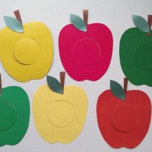 Мастер-класс по изготовлению развивающей игры из цветного картона «Яблоки» для детей дошкольного возраста