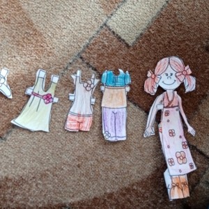 Консультация «Бумажные куклы — весёлый досуг для семьи и друзей»