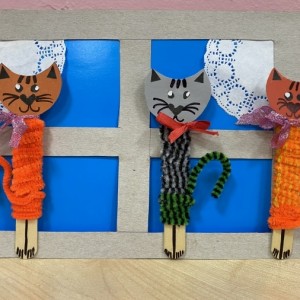 Детский мастер-класс по изготовлению поделки из синельной проволоки «Кошки у окошка» к всемирному Дню домашних животных