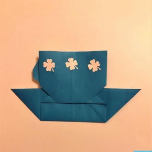 Мастер-класс по оригами из цветной бумаги «Чашка с блюдцем» для старших дошкольников